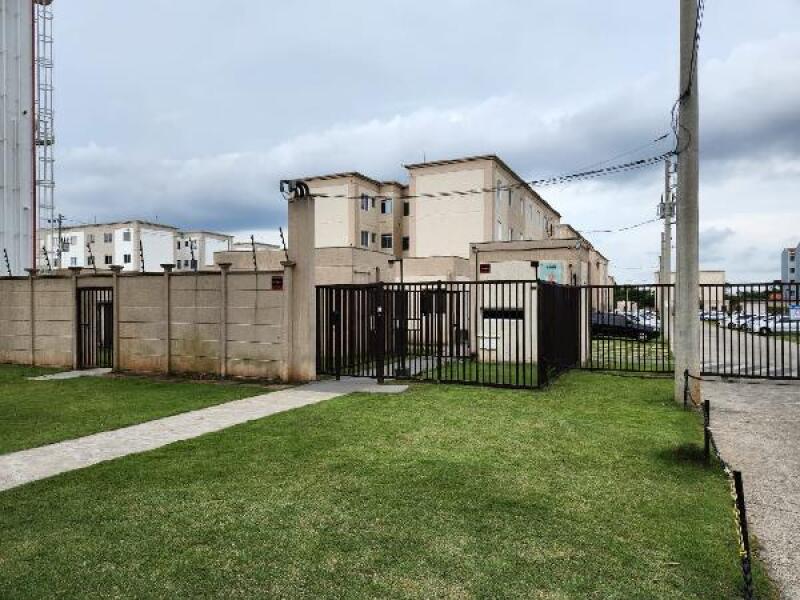 Apartamento com 2 quartos, 1 banheiro e 1 vaga