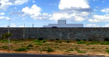 Terreno urbano 300m² em Uberlândia - MG, lote externo 43, quadra 04