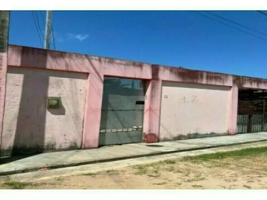 Casa em Leilão com 200m² de Terreno e 65m² Construída