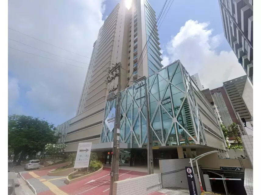 Sala Comercial Moderna com 32m² Úteis em Leilão