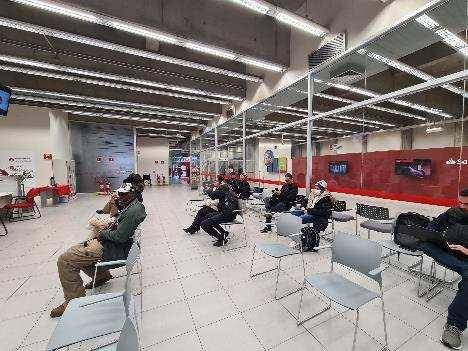 Ex-agência comercial desocupada com 2343m² terreno e 5847m² construída