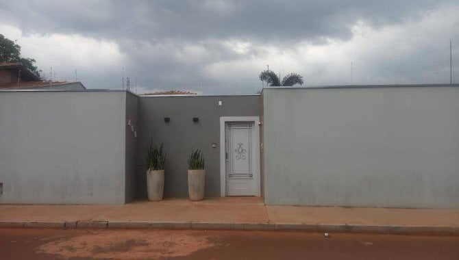 Casa com 4 quartos e 3 banheiros, 310 m², ocupada