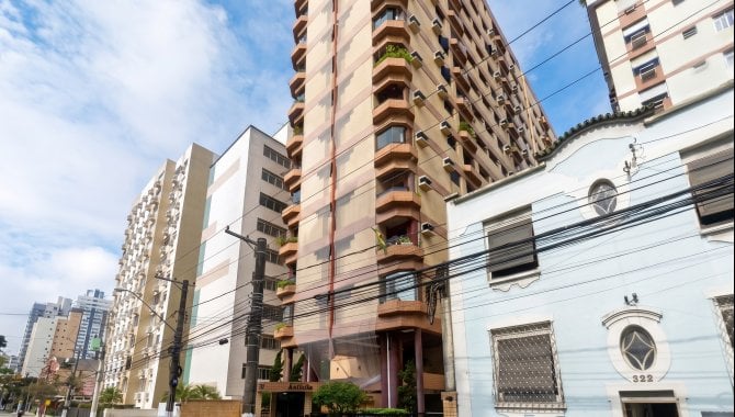 Apartamento com 1 dormitório e vaga de garagem no Litoral Paulista