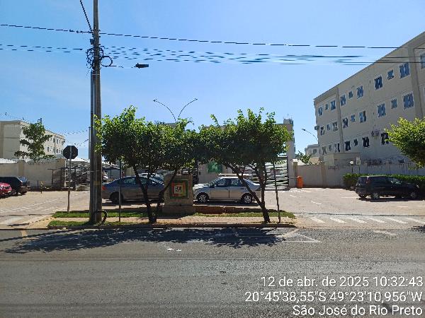 Apartamento com 2 quartos, 1 vaga