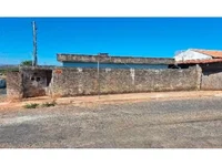 Casa Ocupada com 2 Quartos e 1 Banheiro em Jardim Alvorada