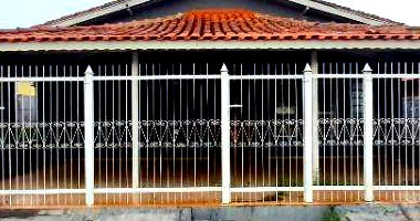 Casa padrão com 3 quartos, 1 banheiro, 1 vaga, 223m² construída