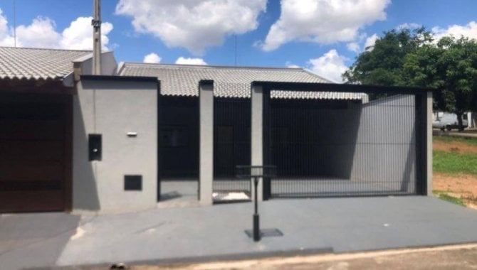 Casa com 3 quartos, 2 banheiros e 1 vaga de garagem