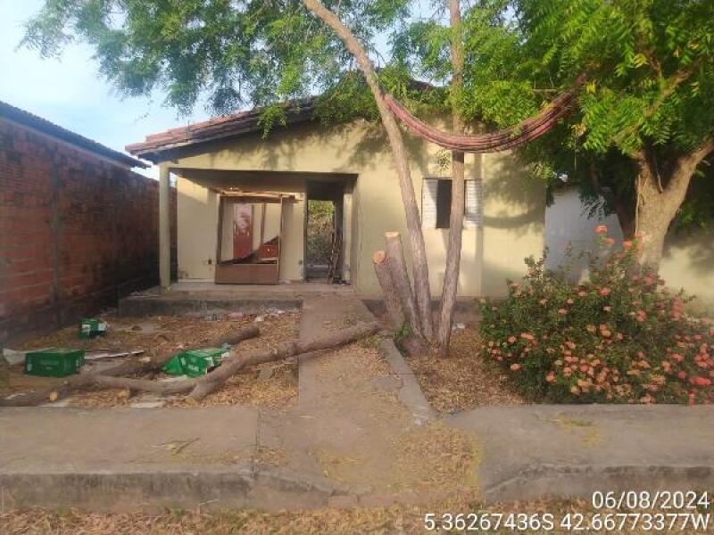 Casa com 2 Quartos e 57 m² em Demerval Lobão
