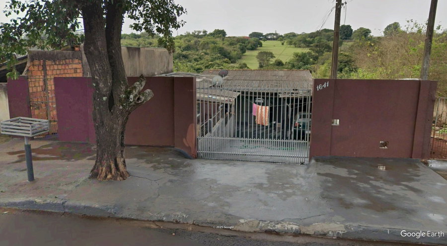 Casa com 2 casas em terreno de 250m²