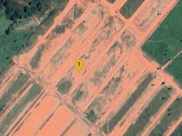 Lote com 240m² em Marília