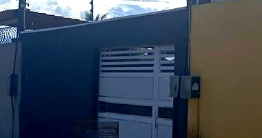 Casa com 70m² construídos em terreno de 125m², ocupada