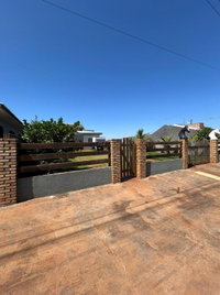 Casa com 170m², 504m² de terreno, ocupada, em Luiziana/PR