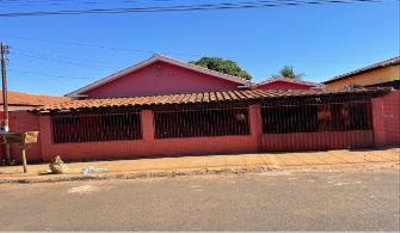 Casa com 175m² ocupada, ideal para investimento