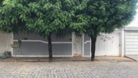 Casa com 5 quartos e 2 banheiros, 249 m², ocupada