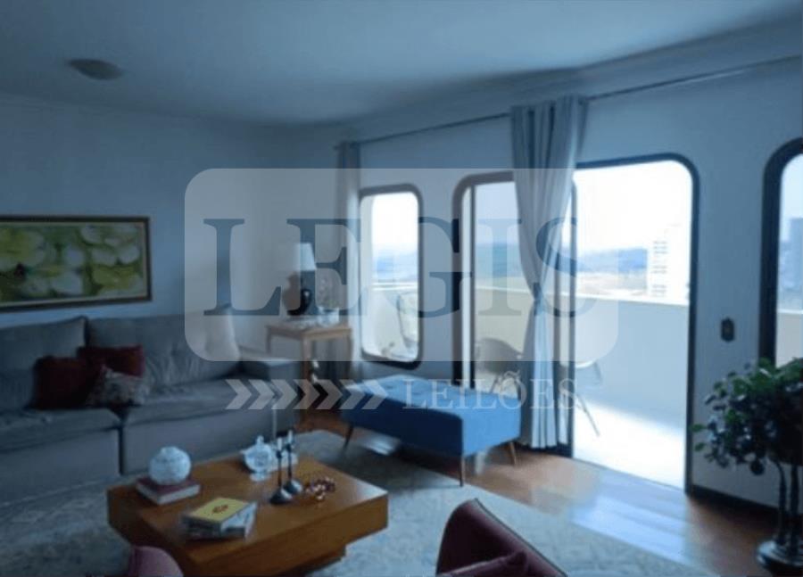 Apartamento com 2 vagas de garagem, 195m²