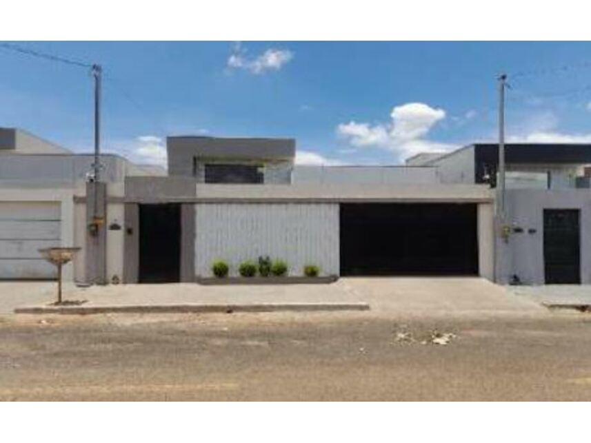 Casa com 3 quartos, 2 banheiros e 143,65m² construídos