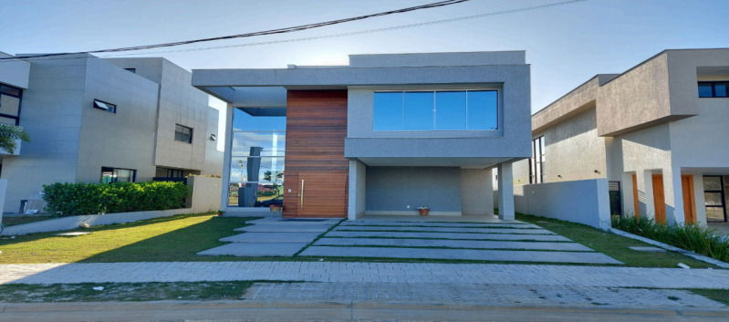 Casa no Condomínio Terras do Alphaville com 284,55 m²