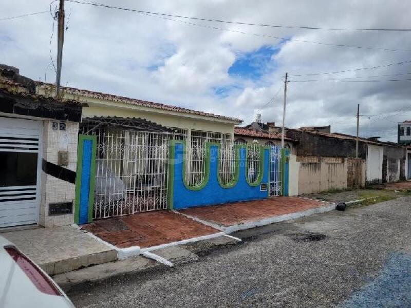 Casa no Conjunto Assis Chateaubriand com 2 Quartos
