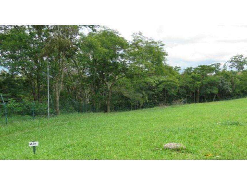 Terreno de 1.228,77m² em condomínio fechado
