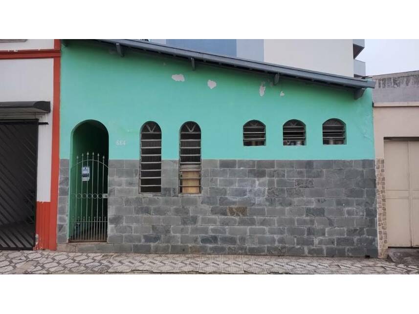 Casa padrão ocupada com 116m² terreno e 98m² construída