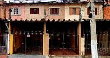 Casa Ocupada em Taboão da Serra com 84,48m²