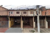 Casa Ocupada em Taboão da Serra com 84,48m²
