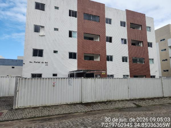 Apartamento com 2 quartos e varanda em João Pessoa