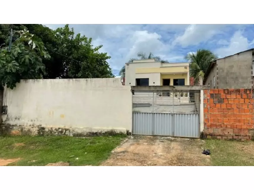 Casa com 57,80m² construídos em terreno de 250m²