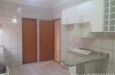Casa com 2 dormitórios e churrasqueira em Catanduva