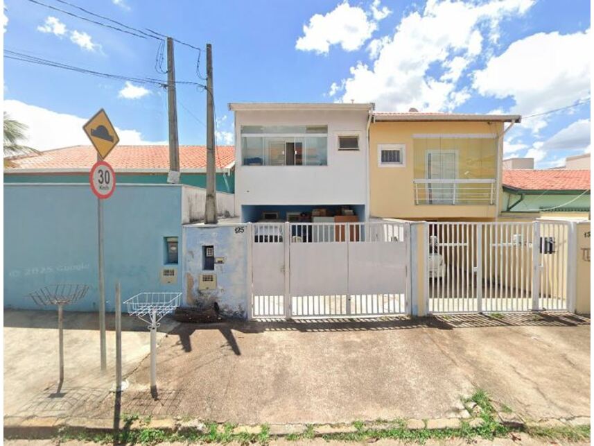 Casa com 143,34m² construída, 125m² de terreno, ocupada