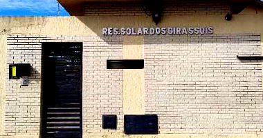 Casa com 3 quartos, 2 banheiros, 64m² construída, 1 vaga