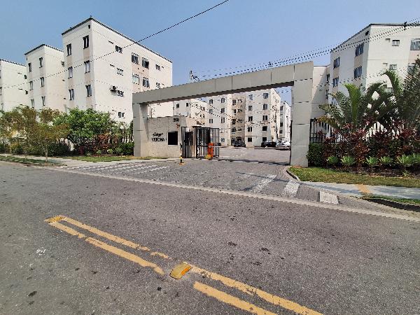 Apartamento com 2 Quartos e 1 Vaga em Santa Cruz