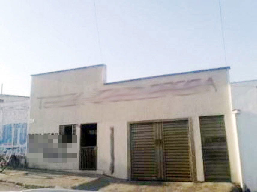 Casa Ocupada com 475,19m² em Loteamento Tanque