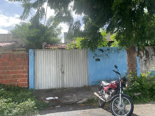 Casa 2 quartos, 1 banheiro, 53m² construída, desocupada
