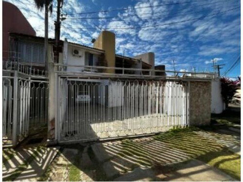 Sobrado com 3 Quartos em Goiânia/GO