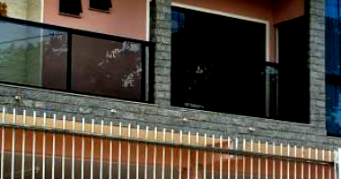 Casa de 3 pisos com 4 suítes e piscina em Rio do Sul/SC