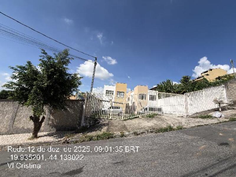Casa com 2 quartos em Betim