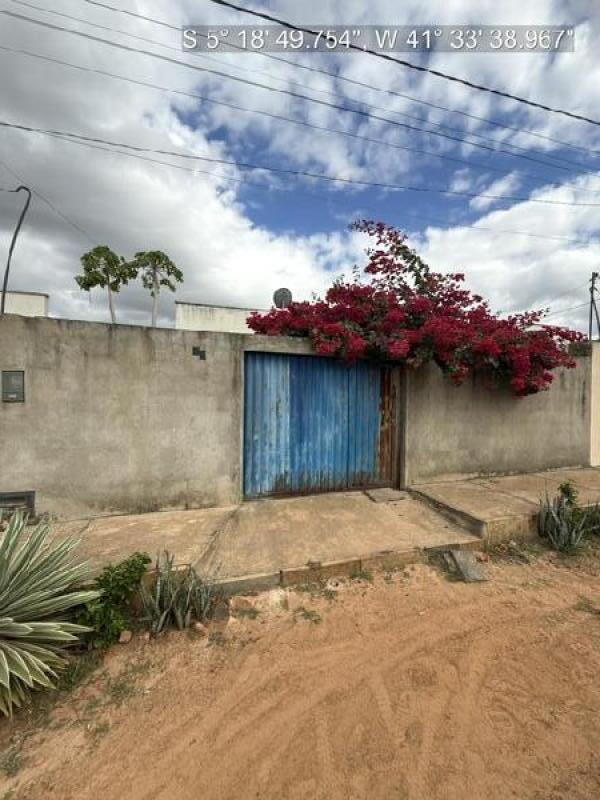 Casa em Castelo do Piauí com 54,95m² de Área Construída
