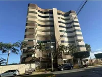 Apartamento com 4 Vagas em Leilão