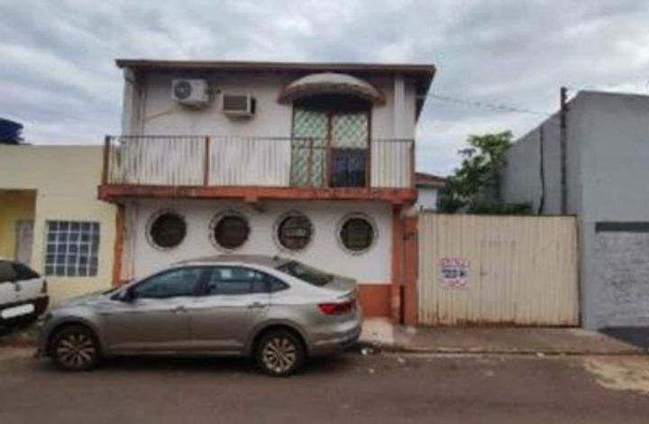 Casa Ocupada com 235m² no Centro de Ponta Porã/MS