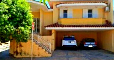 Casa com 218m² construída, 3 quartos, ocupada