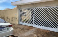 Casa 5 quartos, 2 banheiros e edícula em terreno de 200 m²