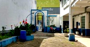 Imóvel comercial amplo com 4 vagas, 2 banheiros e 1699.5m² construída