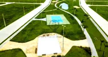 Terreno Urbano em Loteamento com 246,46m²