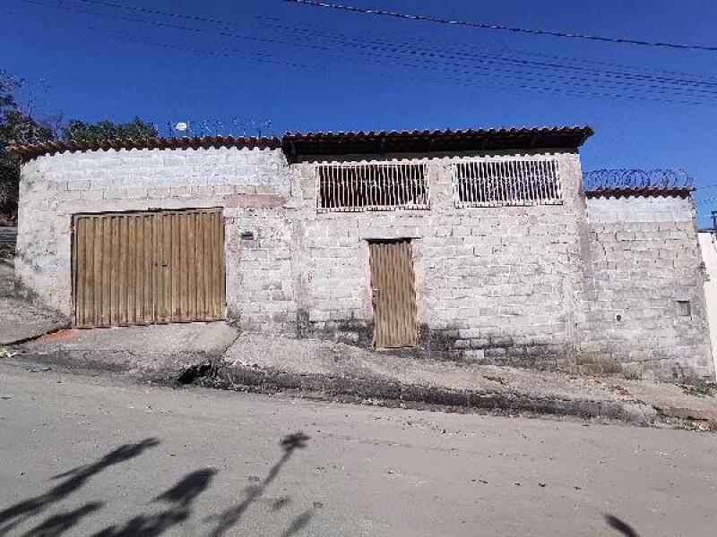 Casa com 2 quartos em Matozinhos/MG