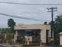 Casa com 249m² construídos em condomínio