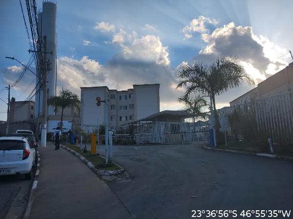 Apartamento com 2 quartos em Cotia/SP