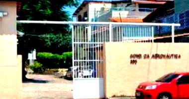 Casa Duplex Ocupada no Condomínio da Aeronáutica