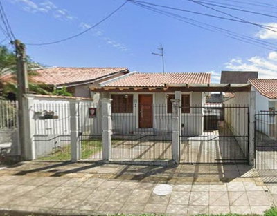 Casa com 160m² de terreno, 46m² construídos, ocupada