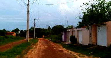 Casa com 2 Quartos e 1 Vaga em Pinheiro - MA